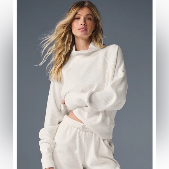 Alo Yoga Waffle Weekend Escape Mock Neck Long Sleeve Ivory M - Picture 3 of 6